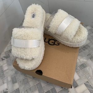 UGG FLUFFITA slipper / slides in white sz 9 - brand new in box